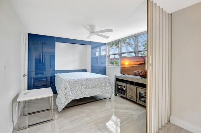 9720 S Hollybrook Lake Drive 204, Pembroke Pines, FL 33025