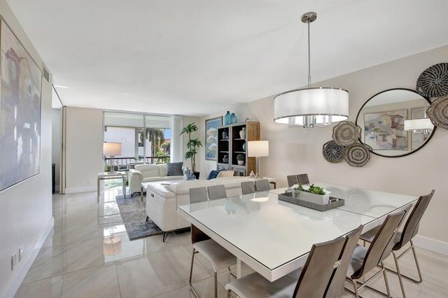9720 S Hollybrook Lake Drive 204, Pembroke Pines, FL 33025