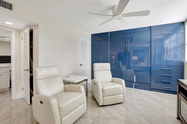 9720 S Hollybrook Lake Drive 204, Pembroke Pines, FL 33025