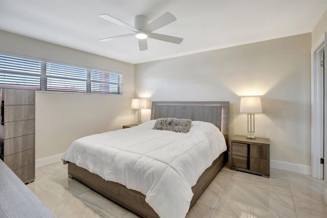 9720 S Hollybrook Lake Drive 204, Pembroke Pines, FL 33025