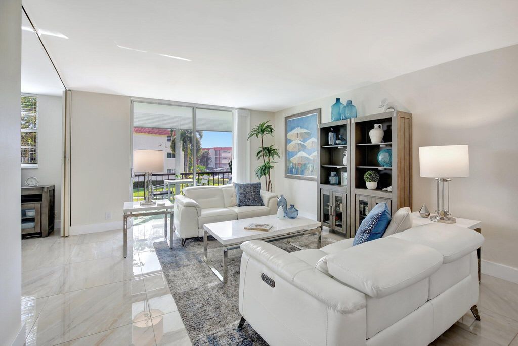 9720 S Hollybrook Lake Drive 204, Pembroke Pines, FL 33025