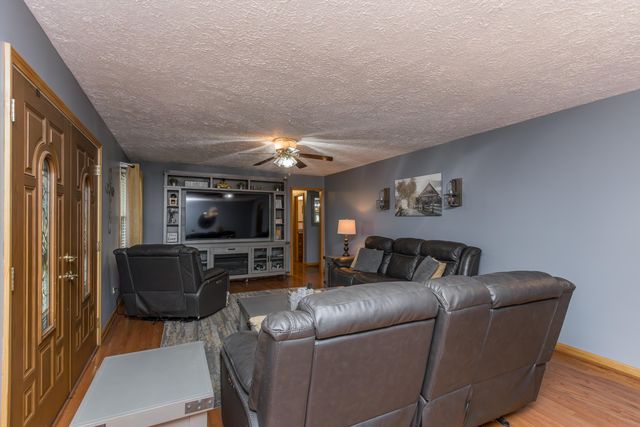 110 White Conkwright Road, Winchester, KY 40391