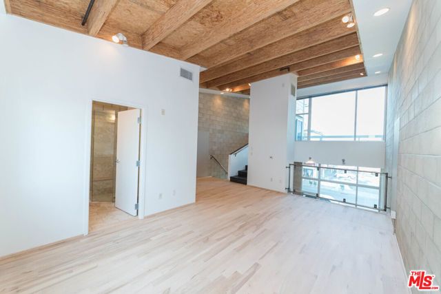 717 N HIGHLAND Avenue 7, Los Angeles, CA 90038