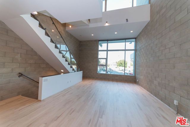 717 N HIGHLAND Avenue 7, Los Angeles, CA 90038