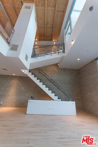 717 N HIGHLAND Avenue 7, Los Angeles, CA 90038