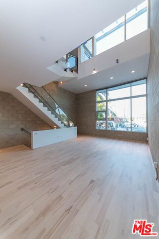 717 N HIGHLAND Avenue 7, Los Angeles, CA 90038