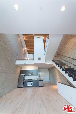 717 N HIGHLAND Avenue 7, Los Angeles, CA 90038