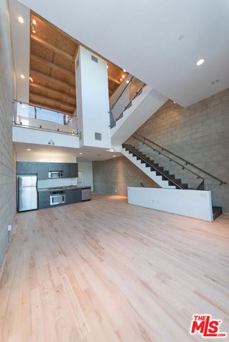 717 N HIGHLAND Avenue 7, Los Angeles, CA 90038