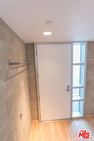 717 N HIGHLAND Avenue 7, Los Angeles, CA 90038