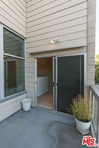 717 N HIGHLAND Avenue 7, Los Angeles, CA 90038