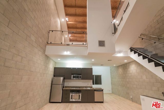 717 N HIGHLAND Avenue 7, Los Angeles, CA 90038