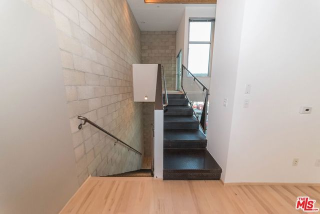 717 N HIGHLAND Avenue 7, Los Angeles, CA 90038