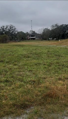 562 Mill Road, Angleton, TX 77515