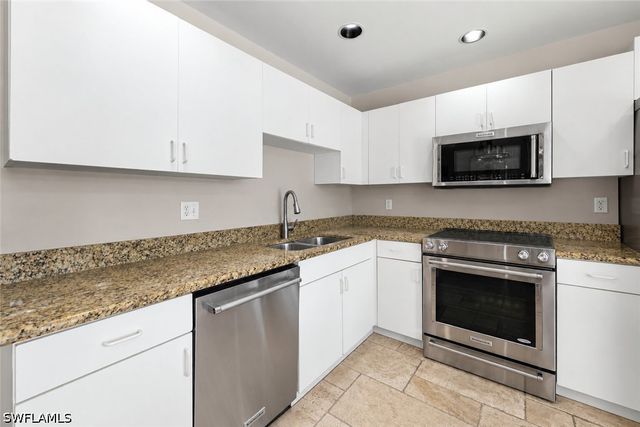 2070 39th ST SW, Naples, FL 34117