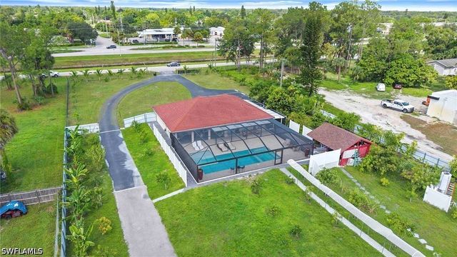 2070 39th ST SW, Naples, FL 34117
