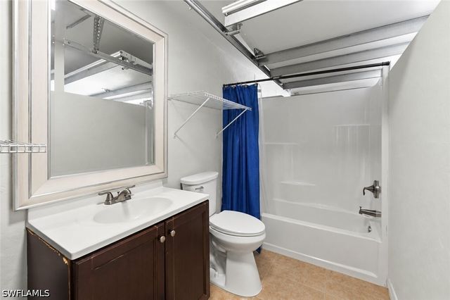 2070 39th ST SW, Naples, FL 34117