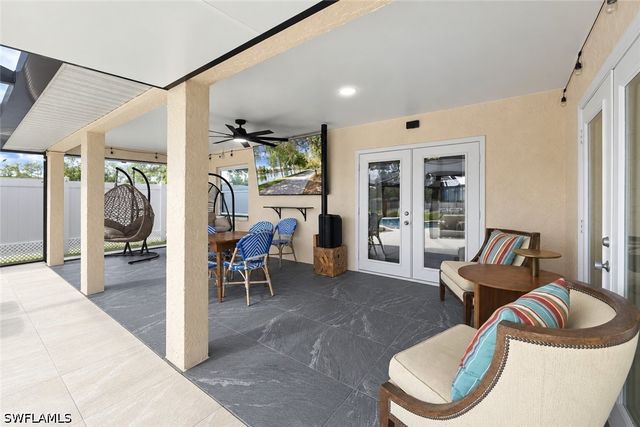 2070 39th ST SW, Naples, FL 34117