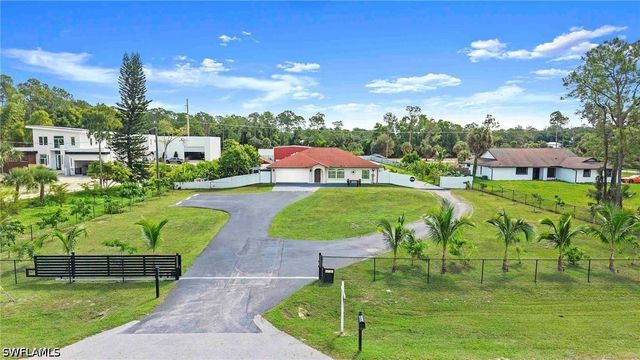 2070 39th ST SW, Naples, FL 34117