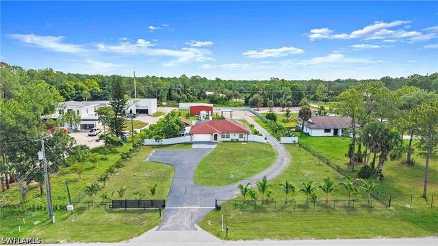 2070 39th ST SW, Naples, FL 34117