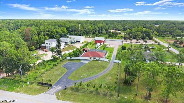 2070 39th ST SW, Naples, FL 34117