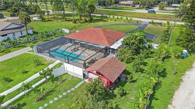 2070 39th ST SW, Naples, FL 34117