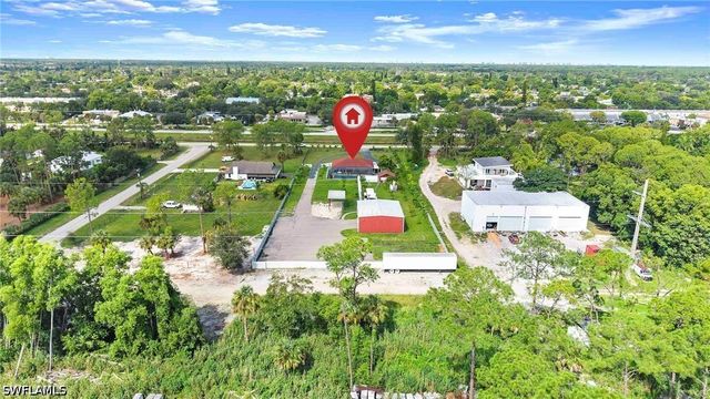 2070 39th ST SW, Naples, FL 34117