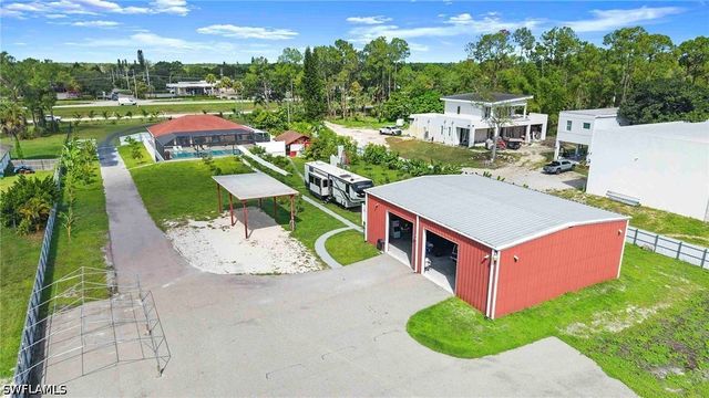2070 39th ST SW, Naples, FL 34117