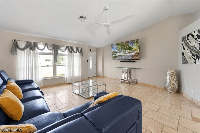 2070 39th ST SW, Naples, FL 34117