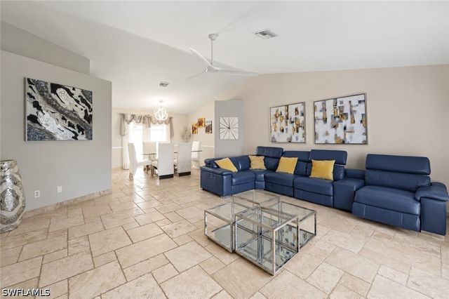 2070 39th ST SW, Naples, FL 34117