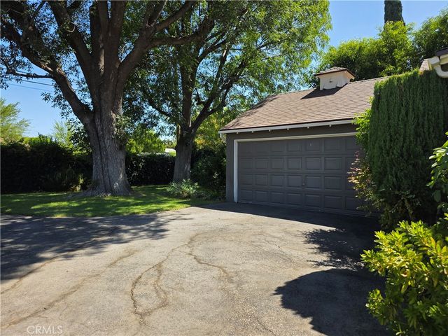 14954 Wyandotte St, Van Nuys, CA 91405