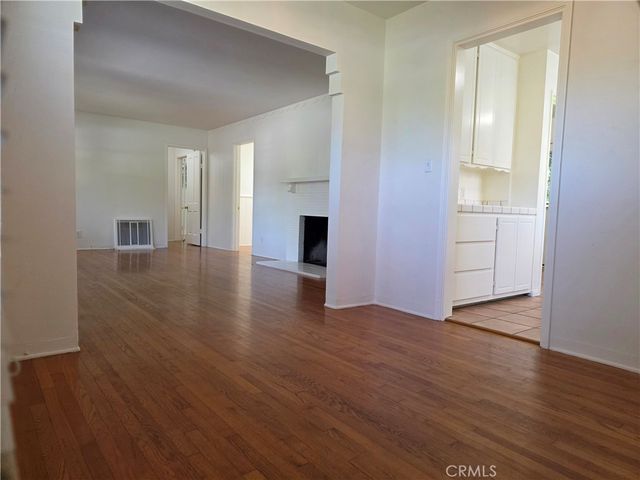 14954 Wyandotte St, Van Nuys, CA 91405