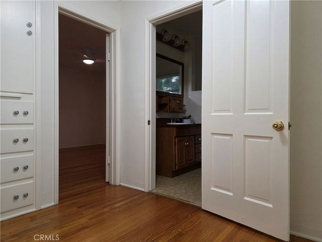 14954 Wyandotte St, Van Nuys, CA 91405