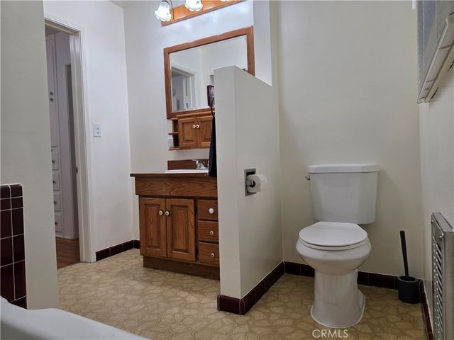 14954 Wyandotte St, Van Nuys, CA 91405