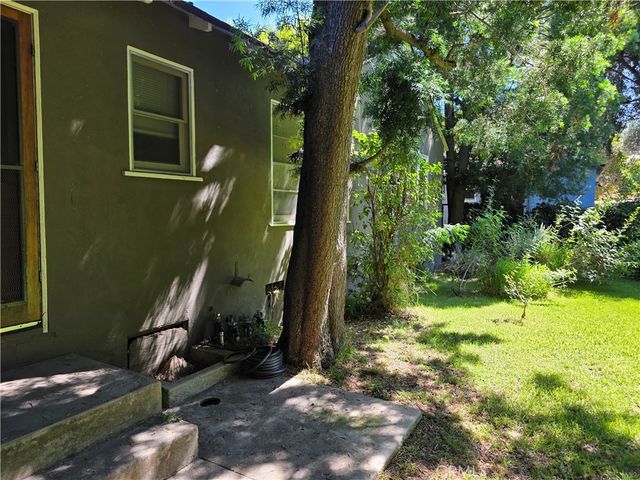 14954 Wyandotte St, Van Nuys, CA 91405