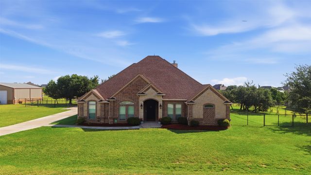 105 Woodlot Lane, Azle, TX 76020