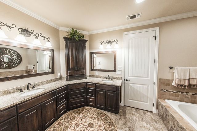 105 Woodlot Lane, Azle, TX 76020