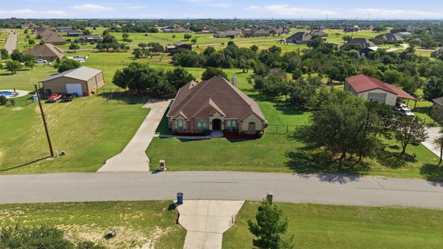 105 Woodlot Lane, Azle, TX 76020