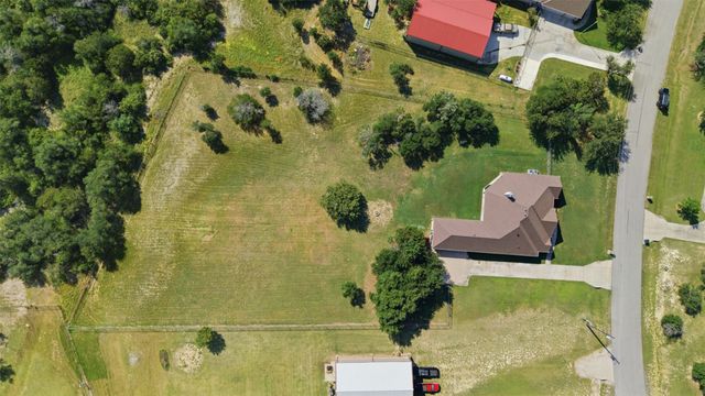 105 Woodlot Lane, Azle, TX 76020