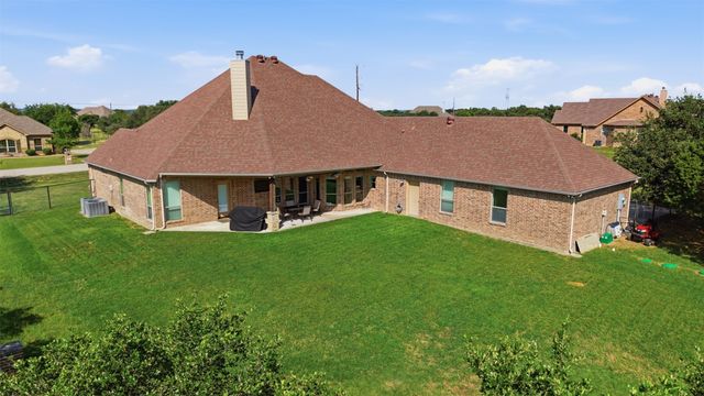 105 Woodlot Lane, Azle, TX 76020