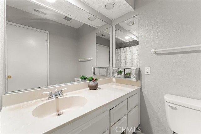 926 W Philadelphia 57, Ontario, CA 91762