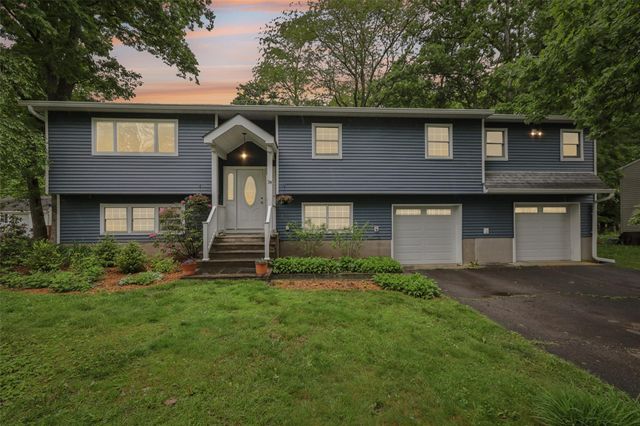 39 Roe Avenue, Cornwall, NY 12520