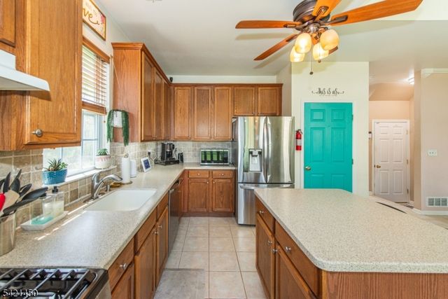 6 Brock Ln, Mount Olive Twp., NJ 07840