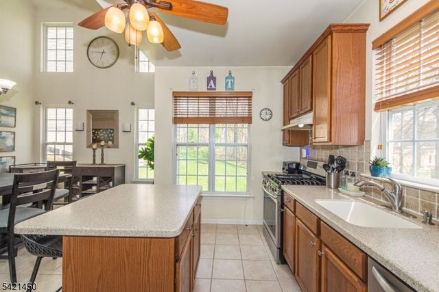 6 Brock Ln, Mount Olive Twp., NJ 07840