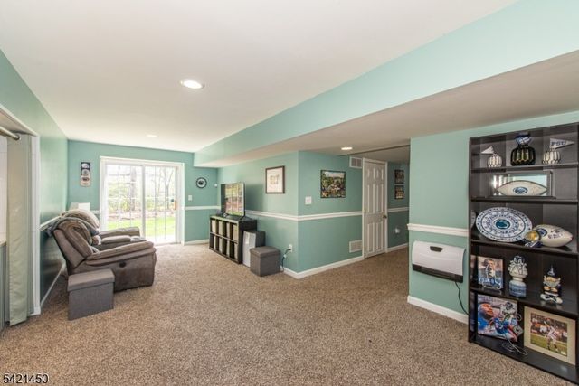 6 Brock Ln, Mount Olive Twp., NJ 07840