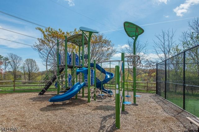 6 Brock Ln, Mount Olive Twp., NJ 07840
