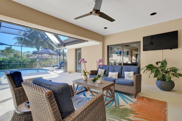 513 N Country Club Drive, Atlantis, FL 33462