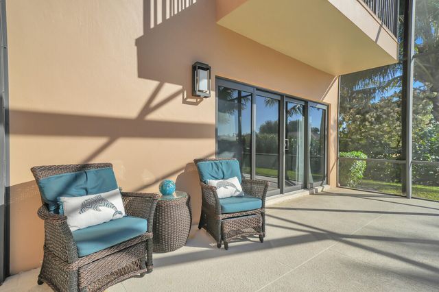 513 N Country Club Drive, Atlantis, FL 33462