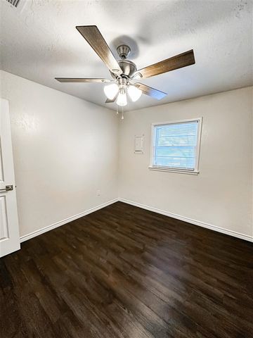 2302 NW 38th Place, Lawton, OK 73505