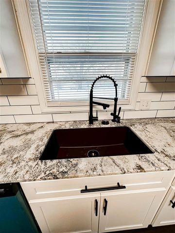 2302 NW 38th Place, Lawton, OK 73505