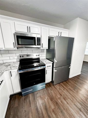 2302 NW 38th Place, Lawton, OK 73505